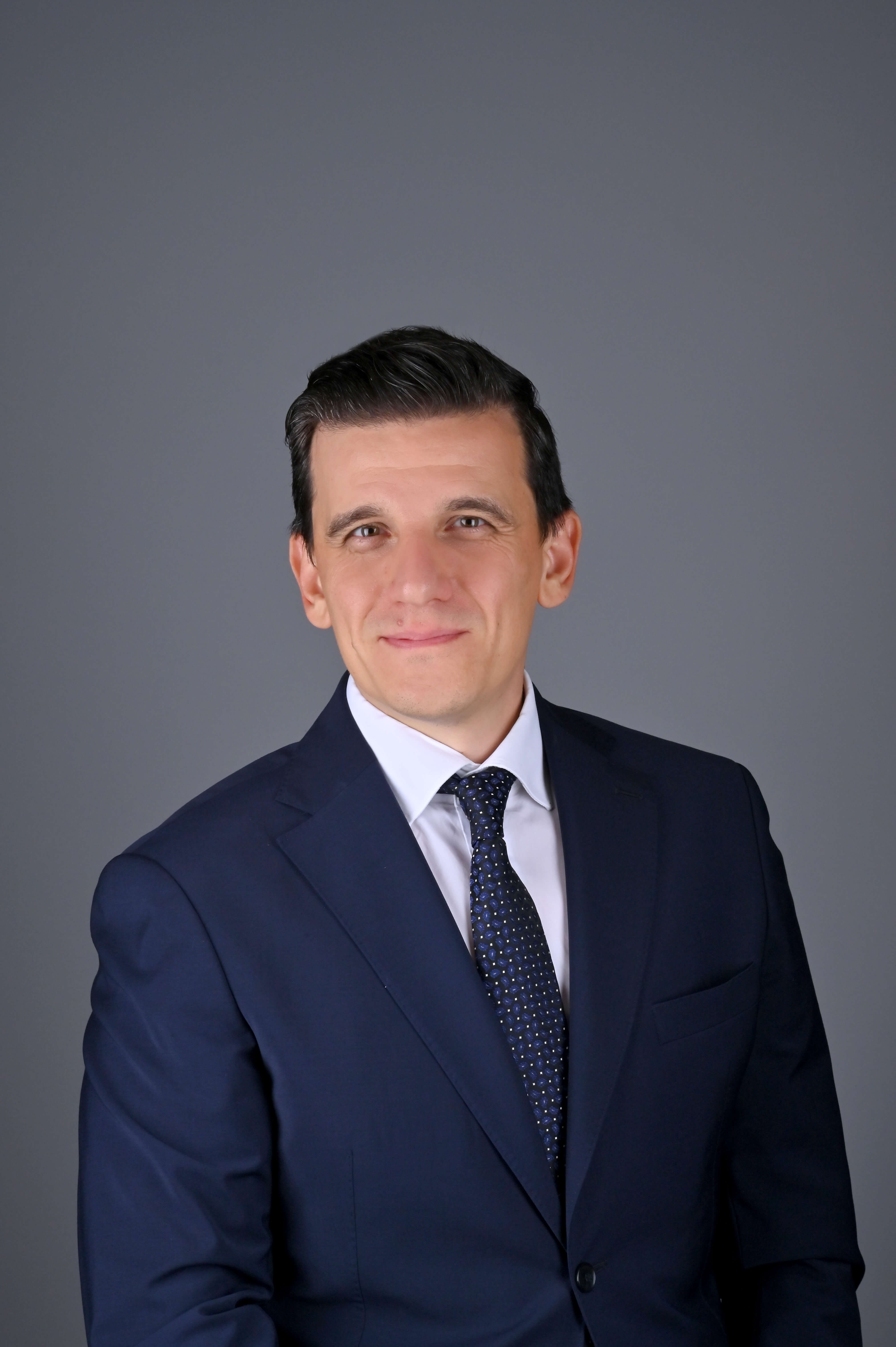OLGUN KÜKRER